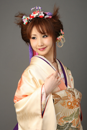 愛原 実花
